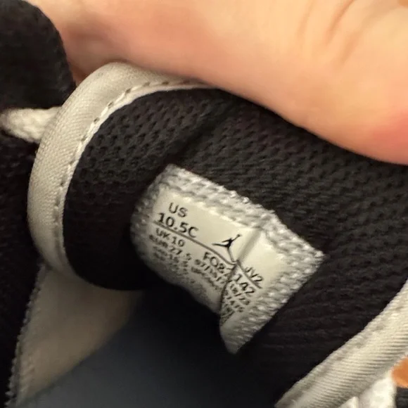 Nike Kids White and Black Sneakers - Picture 3 of 4